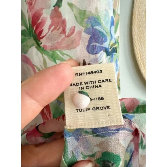 Doen Silk Solange Top in Tulip Grove - Picture 8 of 8